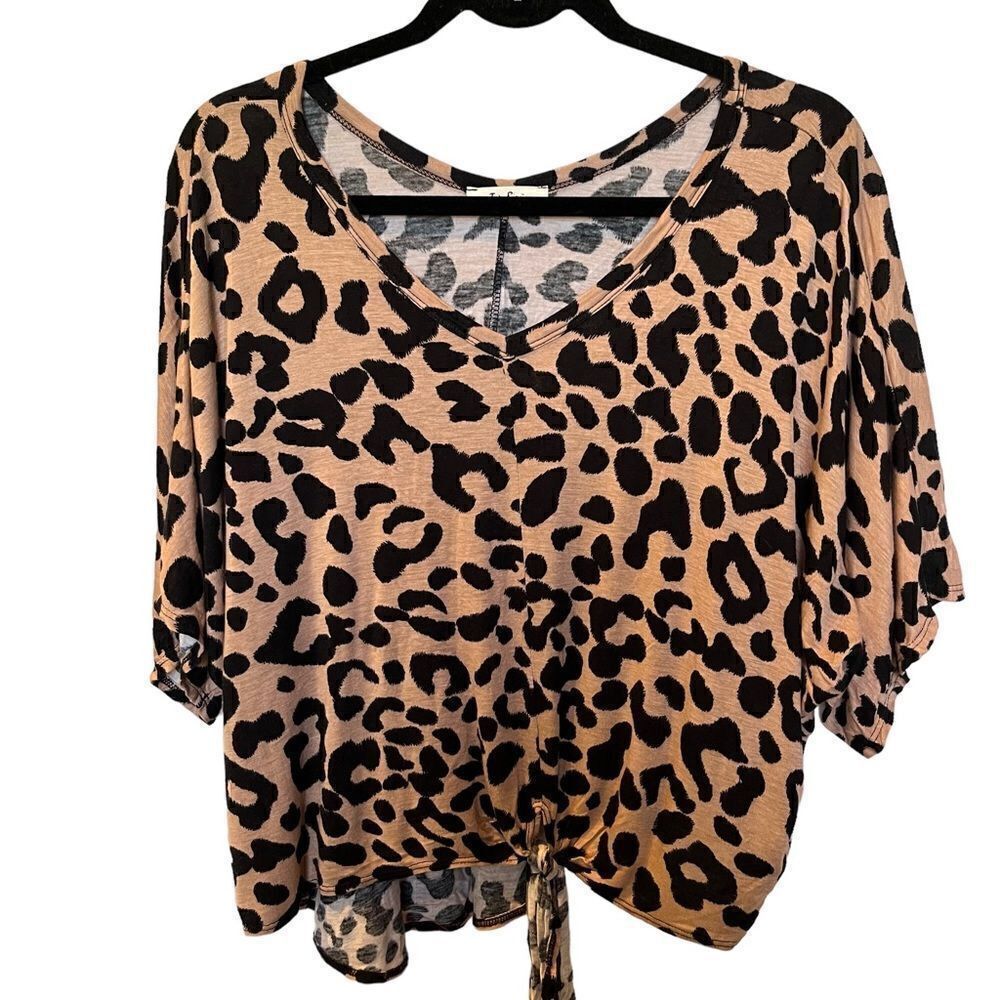 Tres Bien Women's Short sleeve Top Size M Brn/Blk leopard print, V neck